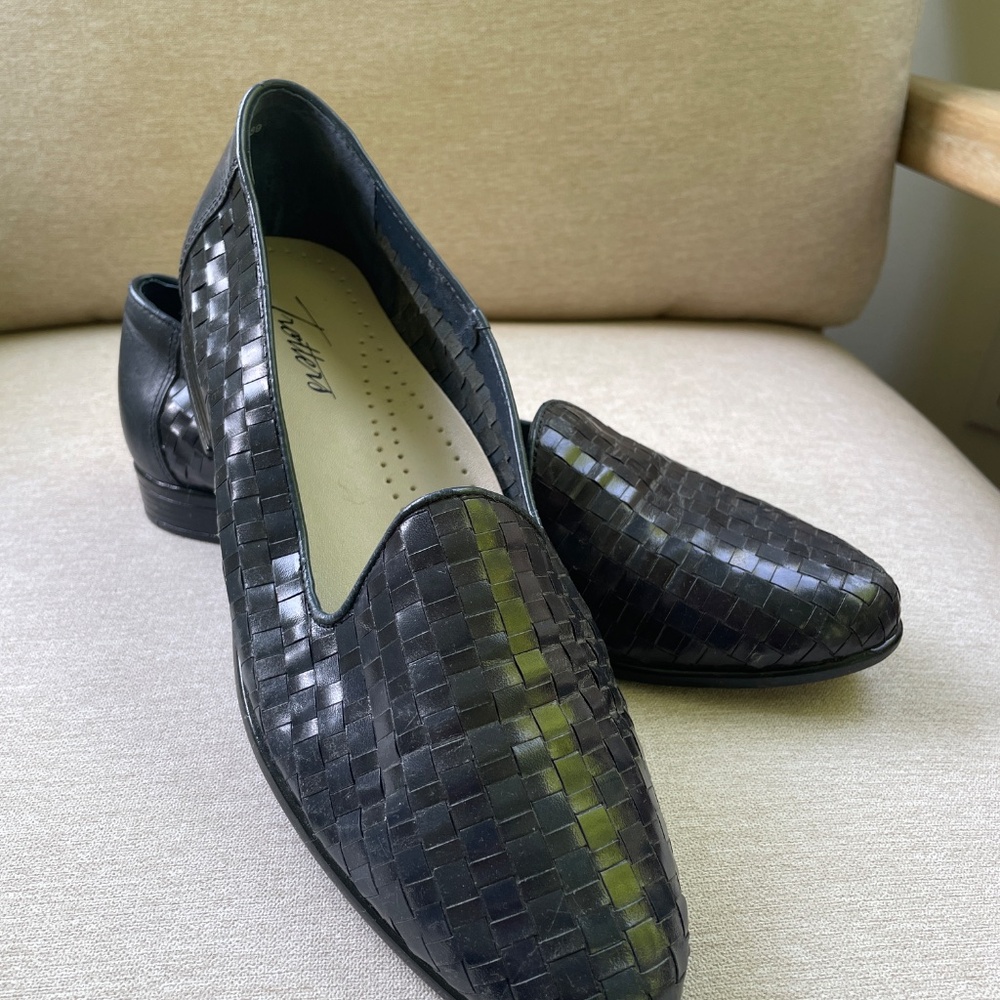 Trotters Womens Liz Leather Loafers